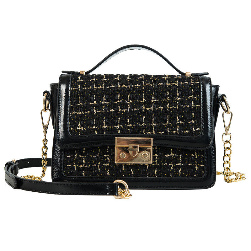 A chain goes with a messenger bag